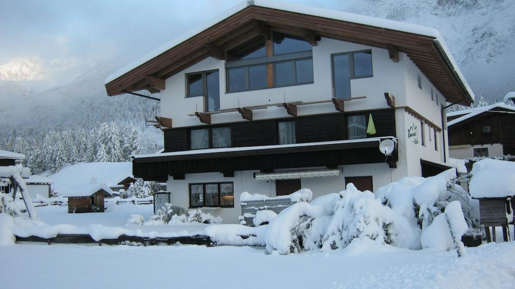 로이타쉬 Haus Karwendelblick B&B 외부 사진